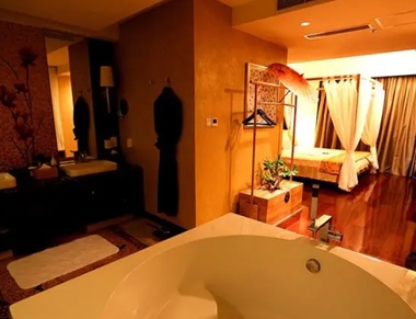 养生会所的黄昏恋:当爱情遇上八十岁